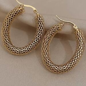 Elegant Gold Hoop Earrings